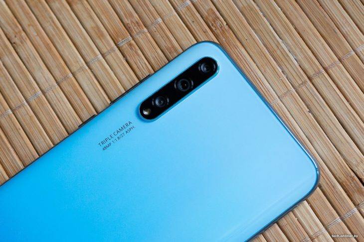 top-8-bjudzhetnye-smartphones-s-horoshej-kameroj-i-batareej-itogovyj-rejting-2020-g-2444680.jpg